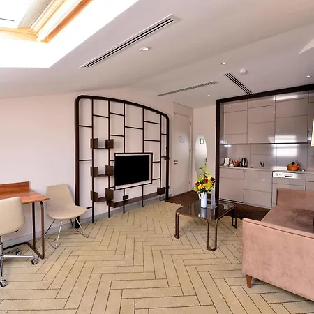 L'onde Business Aparthotel 4*